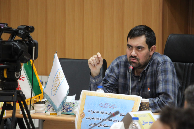 ادارات نقش مهمی در ترویج فرهنگ امر به معروف و نهی از منکر دارند