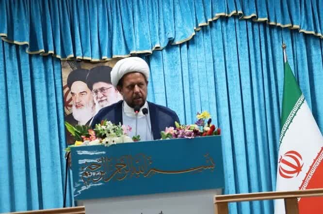 تاریخ مملکت ما پر بار است فرهنگ ما پر بار است در انقلاب اسلامی یک وجب خاک از کشور جدا نشد.