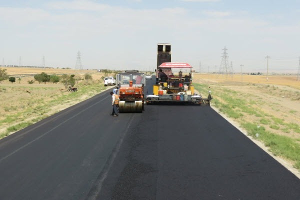 بهسازی و روکش آسفالت بیش از ۱۵کیلومتر از راه‌های روستایی شهرستان تکاب در سال جاری