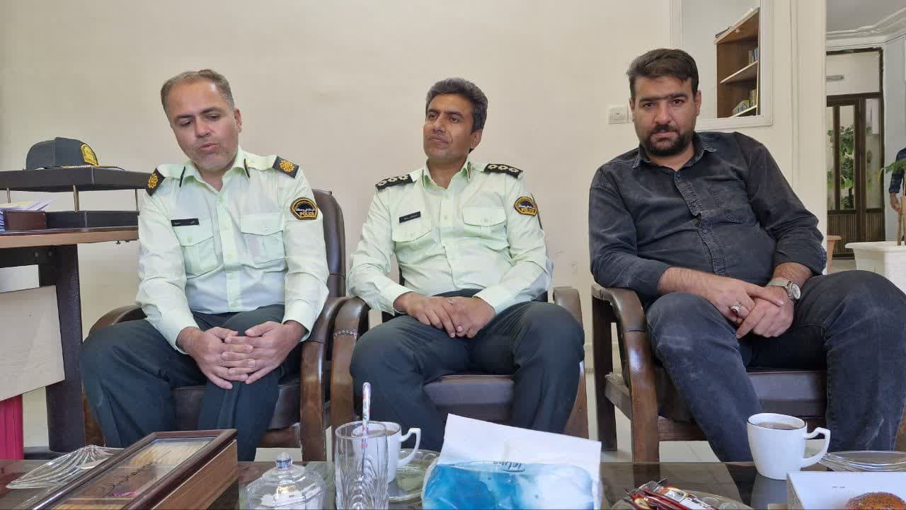 نقش سازنده امر به معروف و نهی از منکر باعث پیشگیری از جرائم میشود.