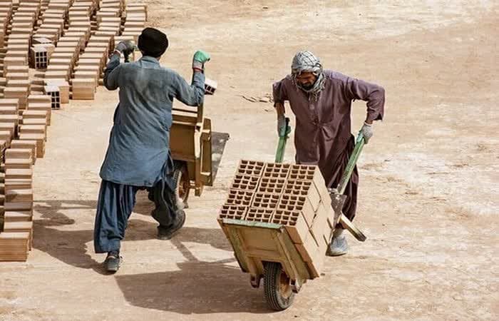 ۳۸۴ تبعه غیرمجاز خارجی فعال در واحد‌های تولیدی استان امسال شناسایی و اخراج شدند