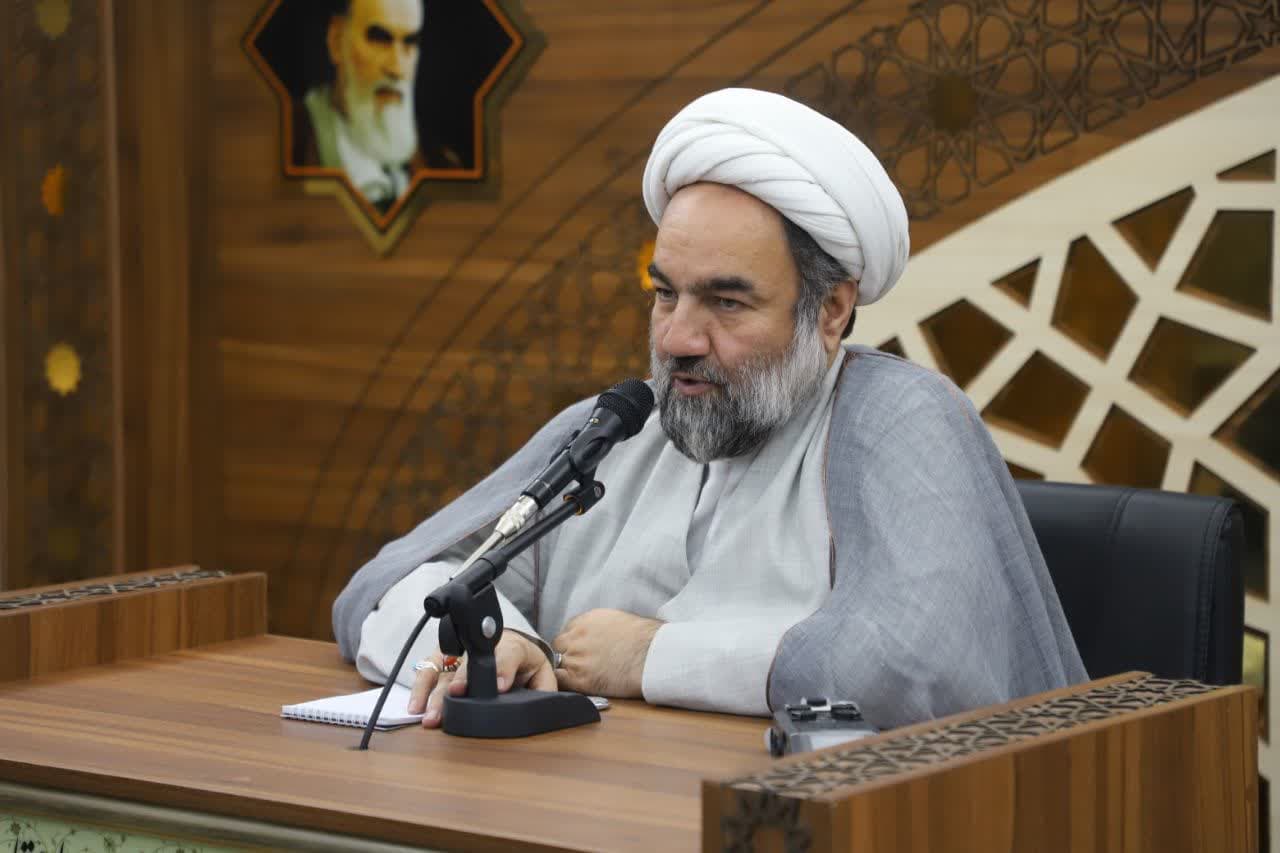 یکی از محورها تلاش دانشگاهیان اخلاق، معنویت، احیای فریضتین، تعهد و غیرت دینی است