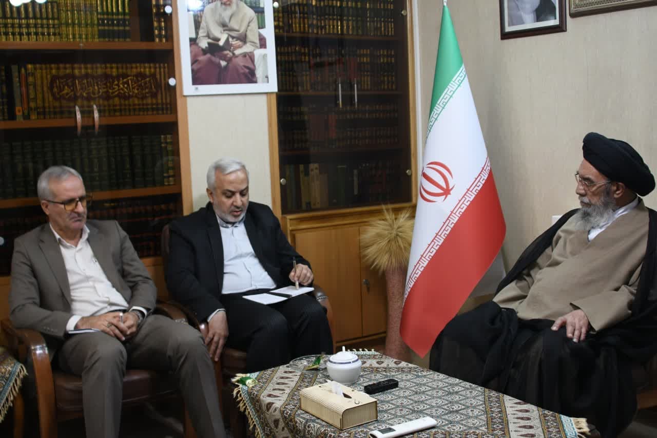 براساس روحیه اسلامی و انسانی، مانع از انحراف و تخلف دیگران شویم