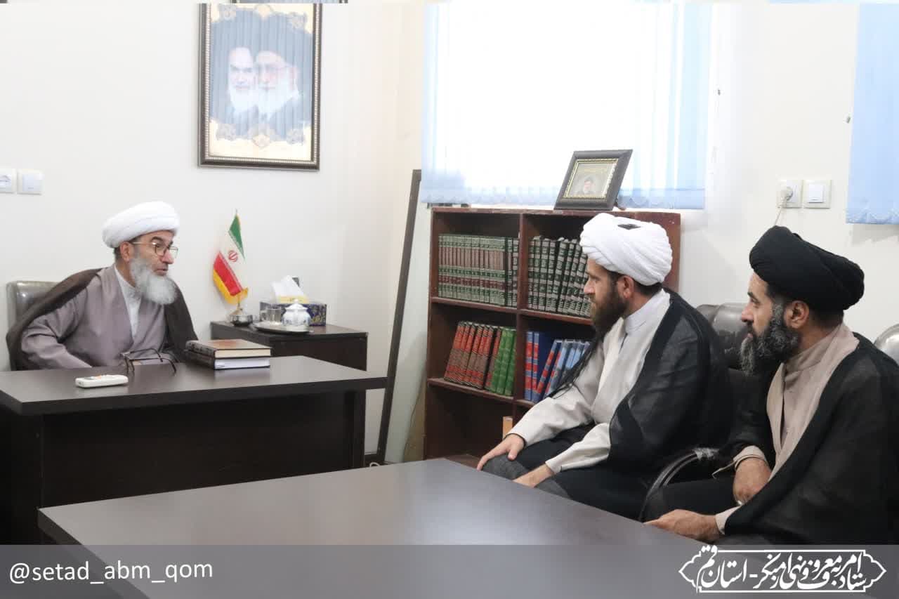 ارائه گزارش حجت الاسلام کرباسی مسئول قرارگاه حکمرانی فضای مجازی ستاد امر به معروف کشور، خدمت حضرت آیت الله سیفی مازندرانی درباره فضای مجازی 