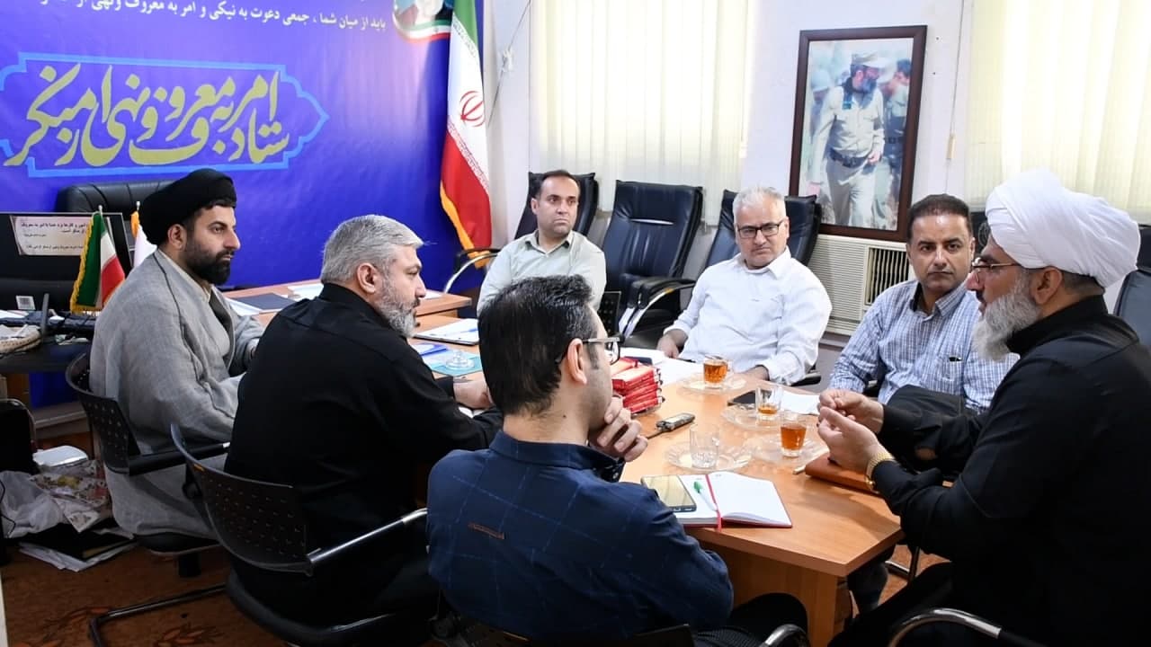 فروش ماهی های حرام گوشت در بازار ممنوع شود.
