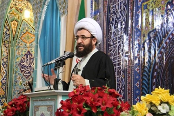 مبارزه با استکبار جهانی هویت اساسی انقلاب اسلامی است