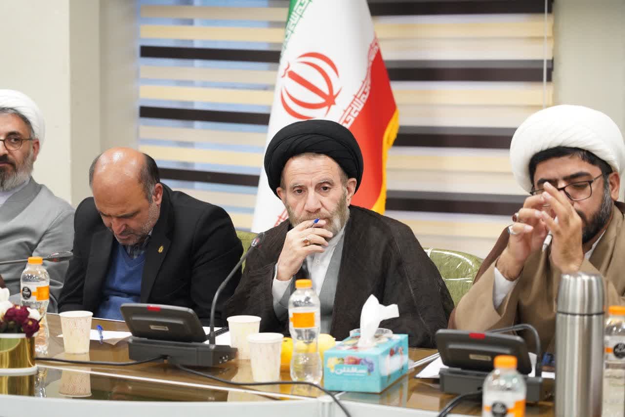 تشکلات دانشجویی ، اساتید و روسای دانشگاه های استان لرستان با رئیس ستاد امر به معروف و نهی از منکر لرستان دیدار کردند