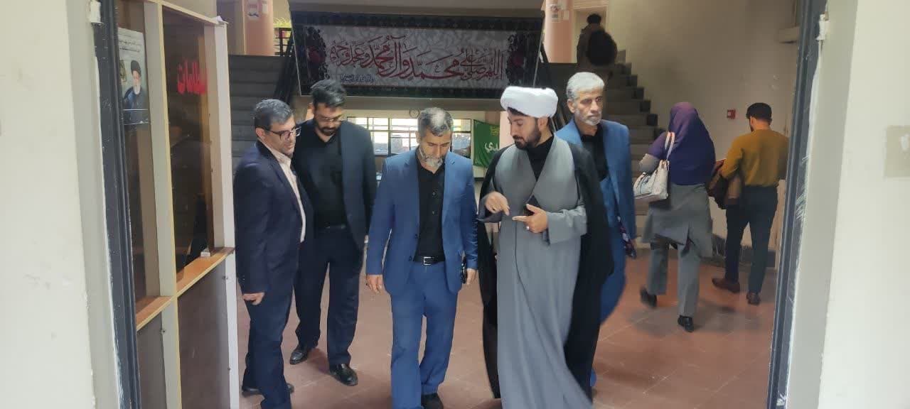 بازدید سرزده و میدانی دبیر ستاد امر به معروف و نهی از منکر استان لرستان از دانشگاه لرستان