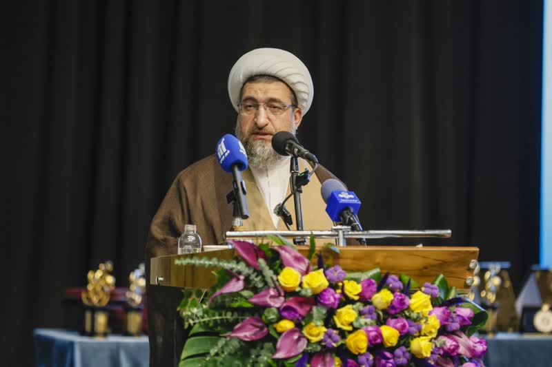 تولید و صادرات، ارزش‌افزوده و ثروت برای کشور به ارمغان می آورد