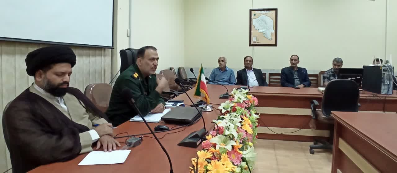 نشست هم اندیشی جامعه اصناف شهرستان زرند با موضوع جهاد تبیین در بستر امر به معروف و نهی از منکر