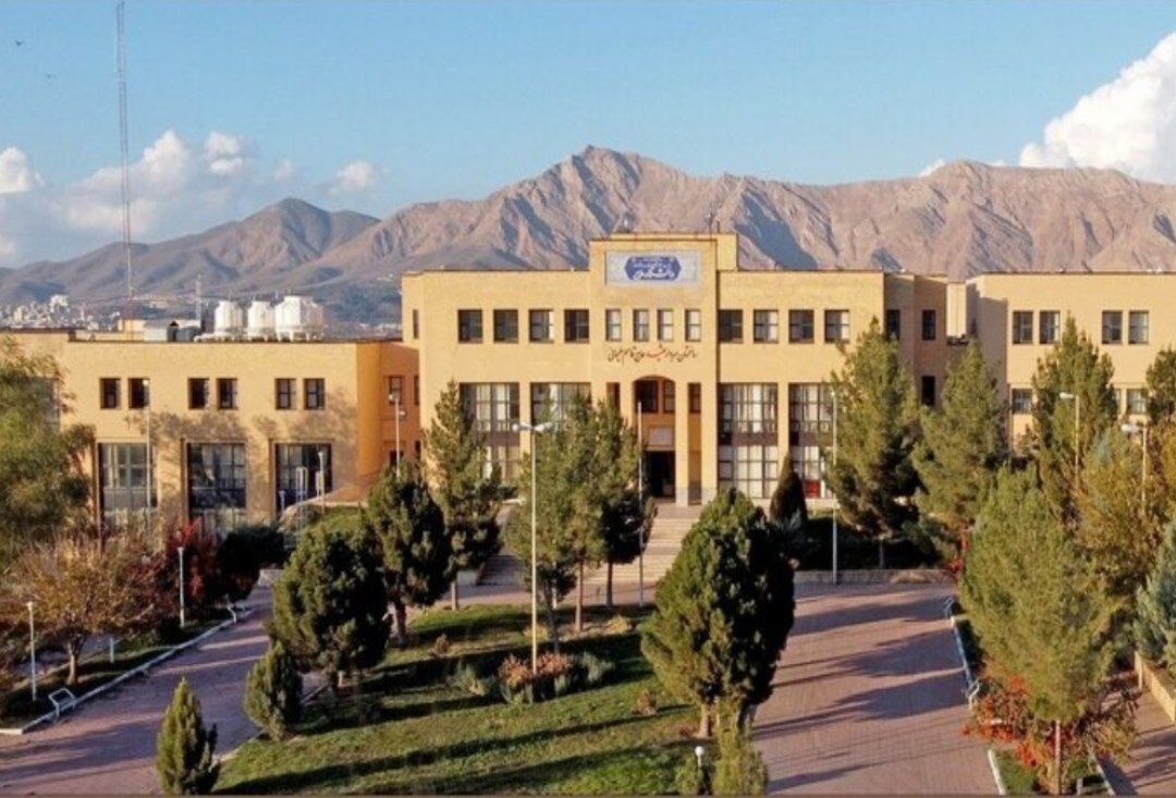 دانشگاه نقش بسزایی در معرفی معروفات و منکرات در جامعه دارد