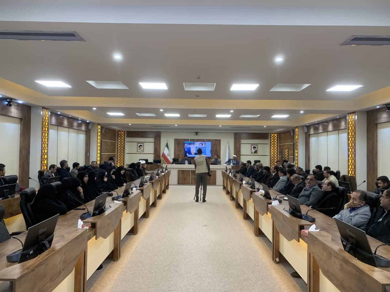  رهاکردن حجاب عامل مهمی برای ایجاد مشکلات اقتصادی، فرهنگی و سیاسی است