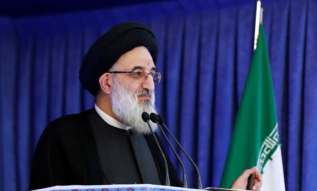 مسئولین محترم، بیانات حضرت آقا را درباره محیط دانشگاه، مرور کنند/ وزیر محترم علوم در بیاناتش دقت بیشتری داشته باشد