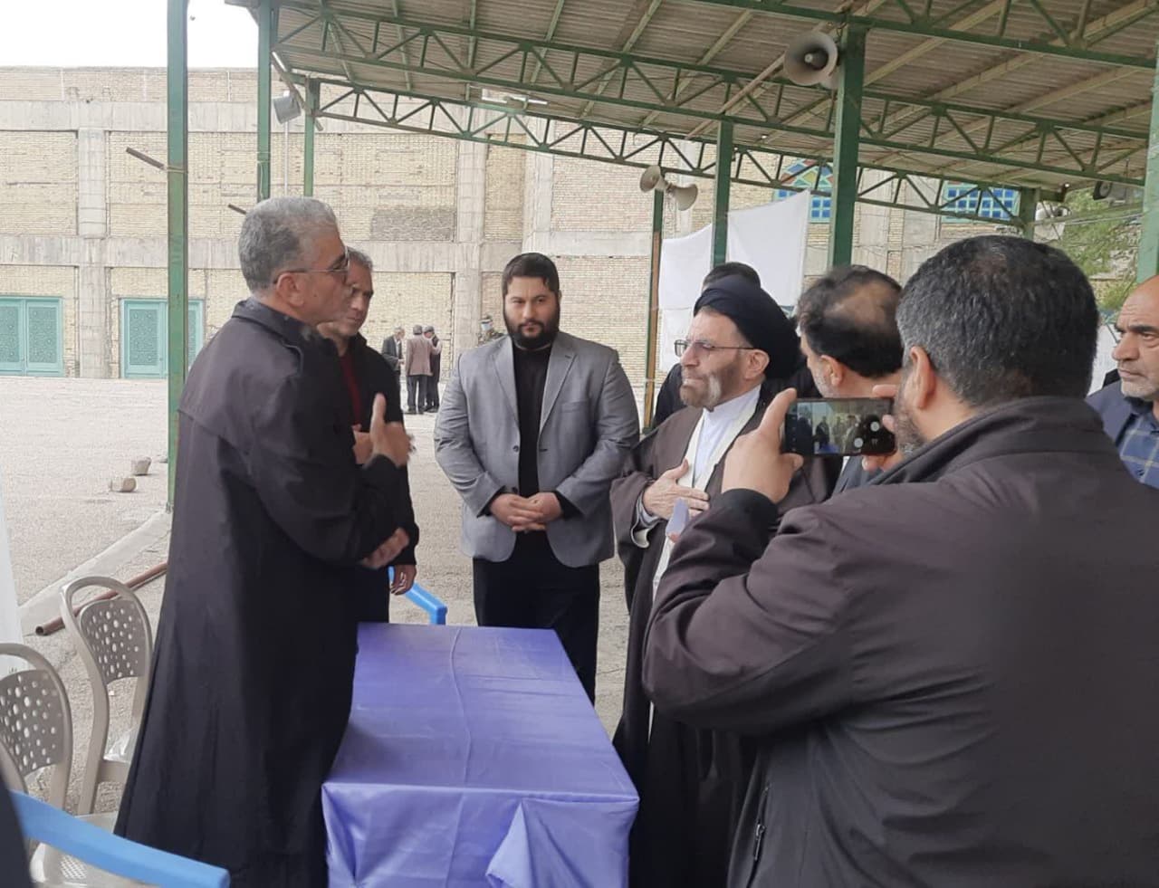 میز خدمت ستاد امر به معروف و نهی از منکر در مصلی الغدیر خرم‌آباد برپا شد