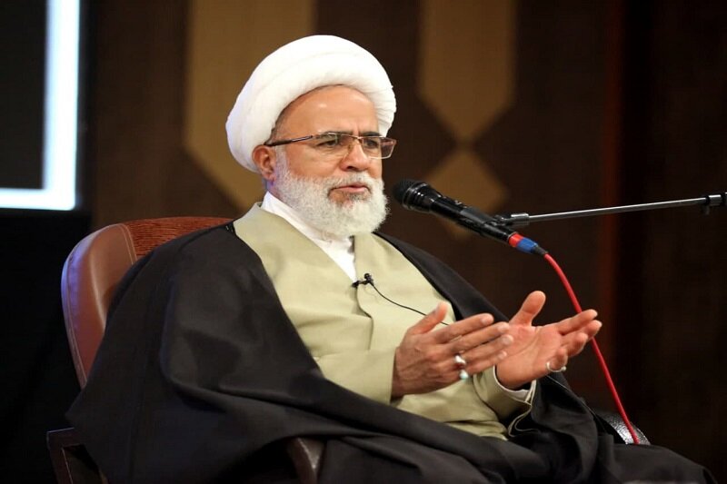 هدف دشمنان اسلام و غربی‌ها، تخریب نهاد خانواده است