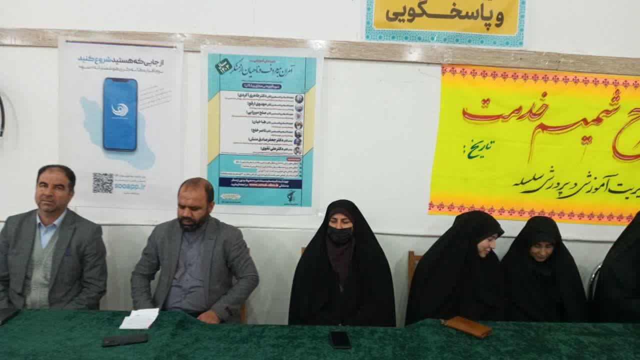 میز خدمت ستاد امر به معروف و نهی از منکر شهرستان سلسله در مصلای این شهرستان برپا شد 