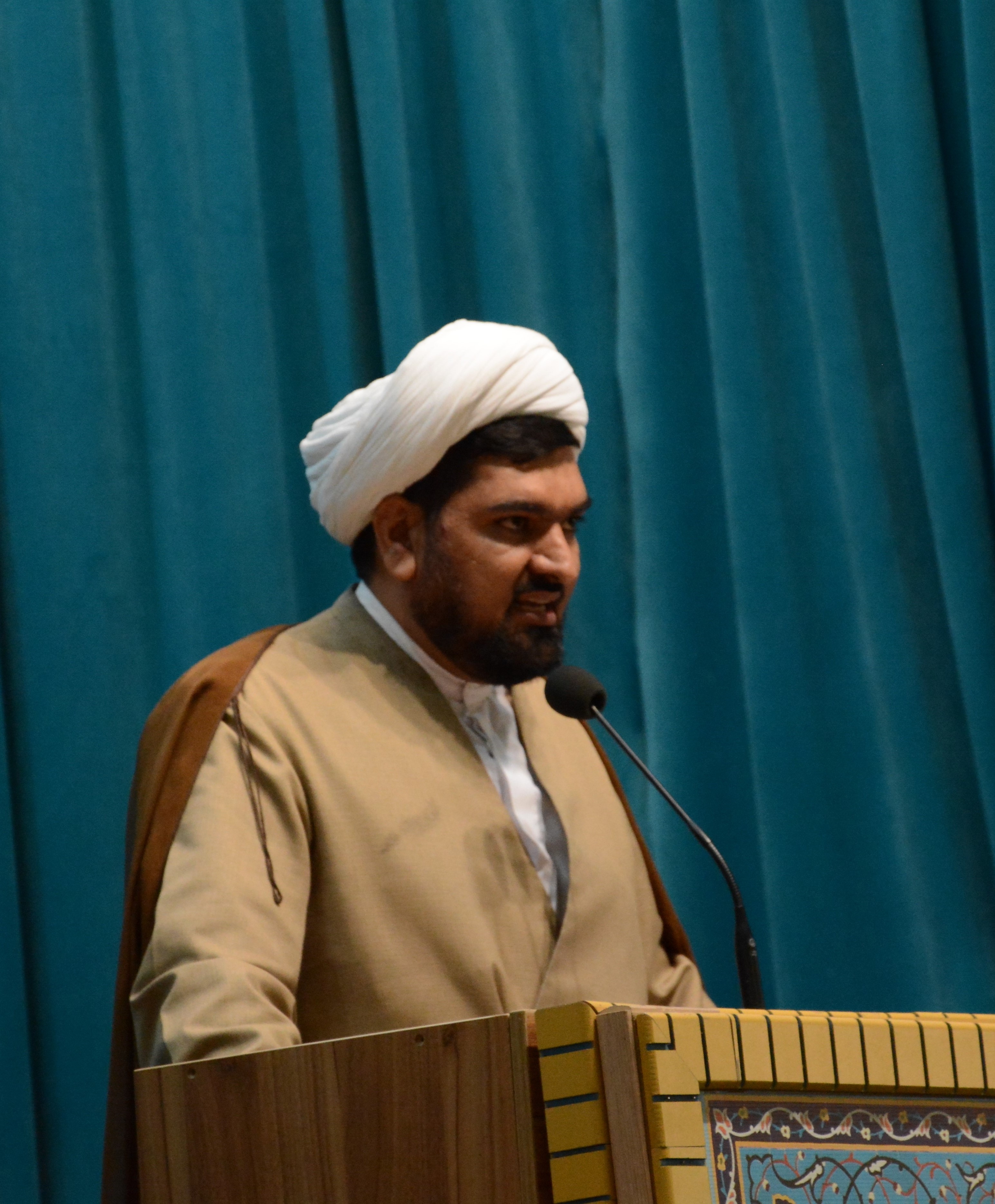 مکتب فاطمی مروج خوشبختی حقیقی است