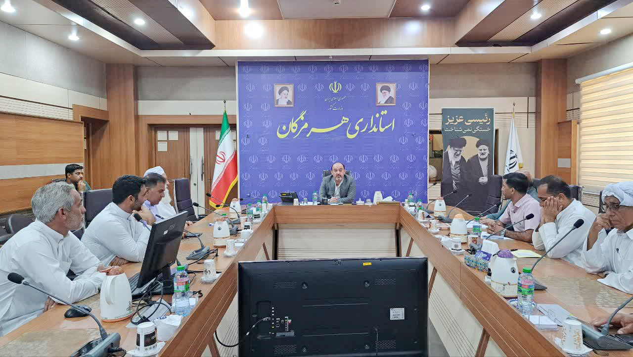 برای حل مشکلات صیادان هرمزگان تلاش می کنیم