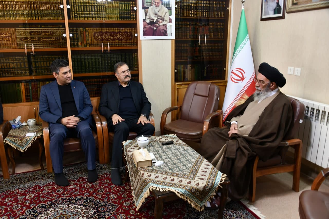 ضرورت رفاه کارگران و تامین مواد اولیه از داخل 