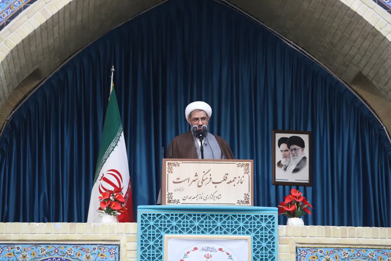 پاسخگو بودن مسئولان از الزامات مردم سالاری است