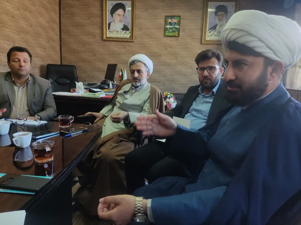 مسئولین با پاسخگویی به مطالبات مردمی رضایتمندی عمومی را تقویت کنند