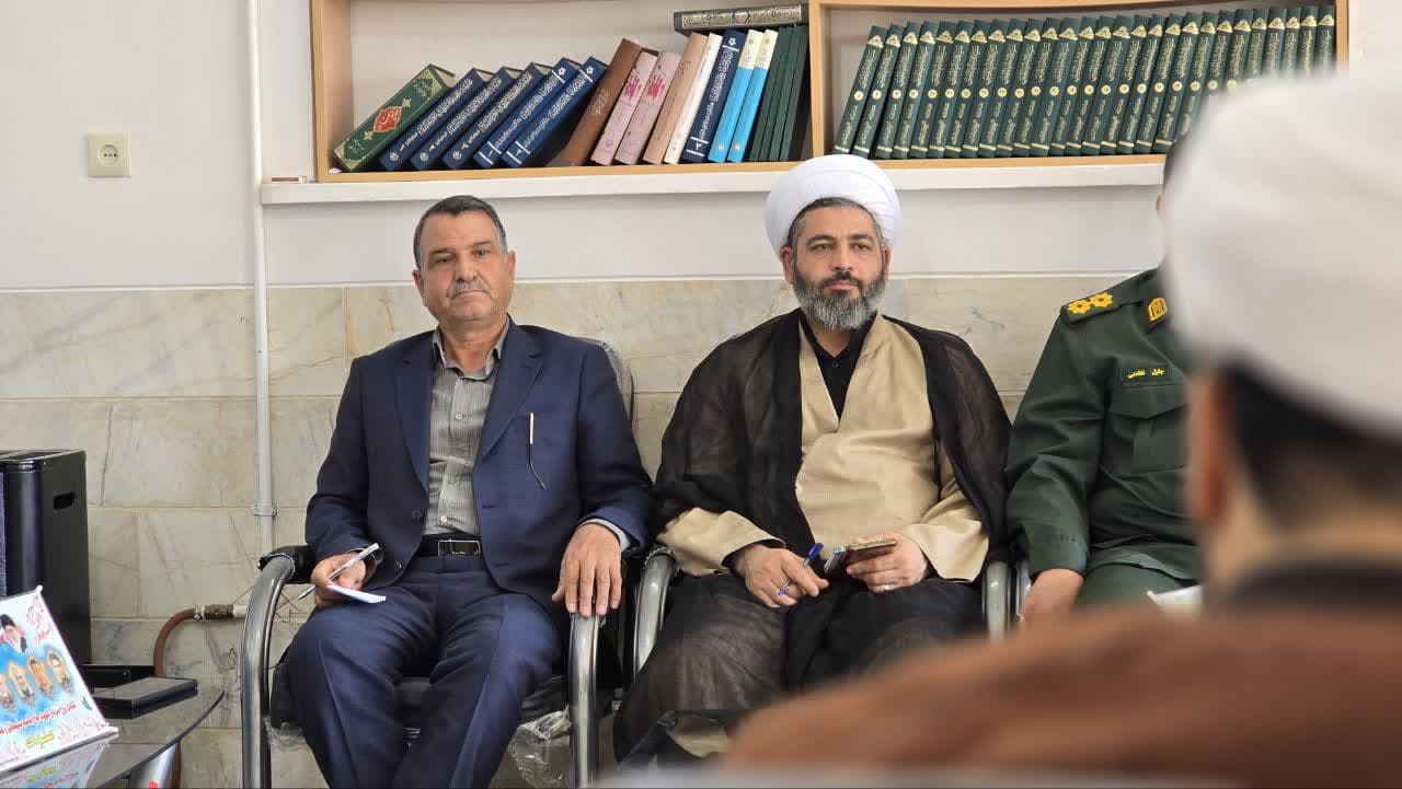 در بازدید از ستاد امربه معروف و دیدار با رئیس ستاد شهرستان مروست صورت گرفت