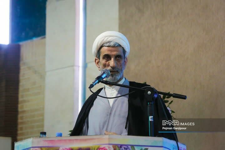 در مسیر انقلابی‌گری نباید هیچ‌گونه تردید داشت