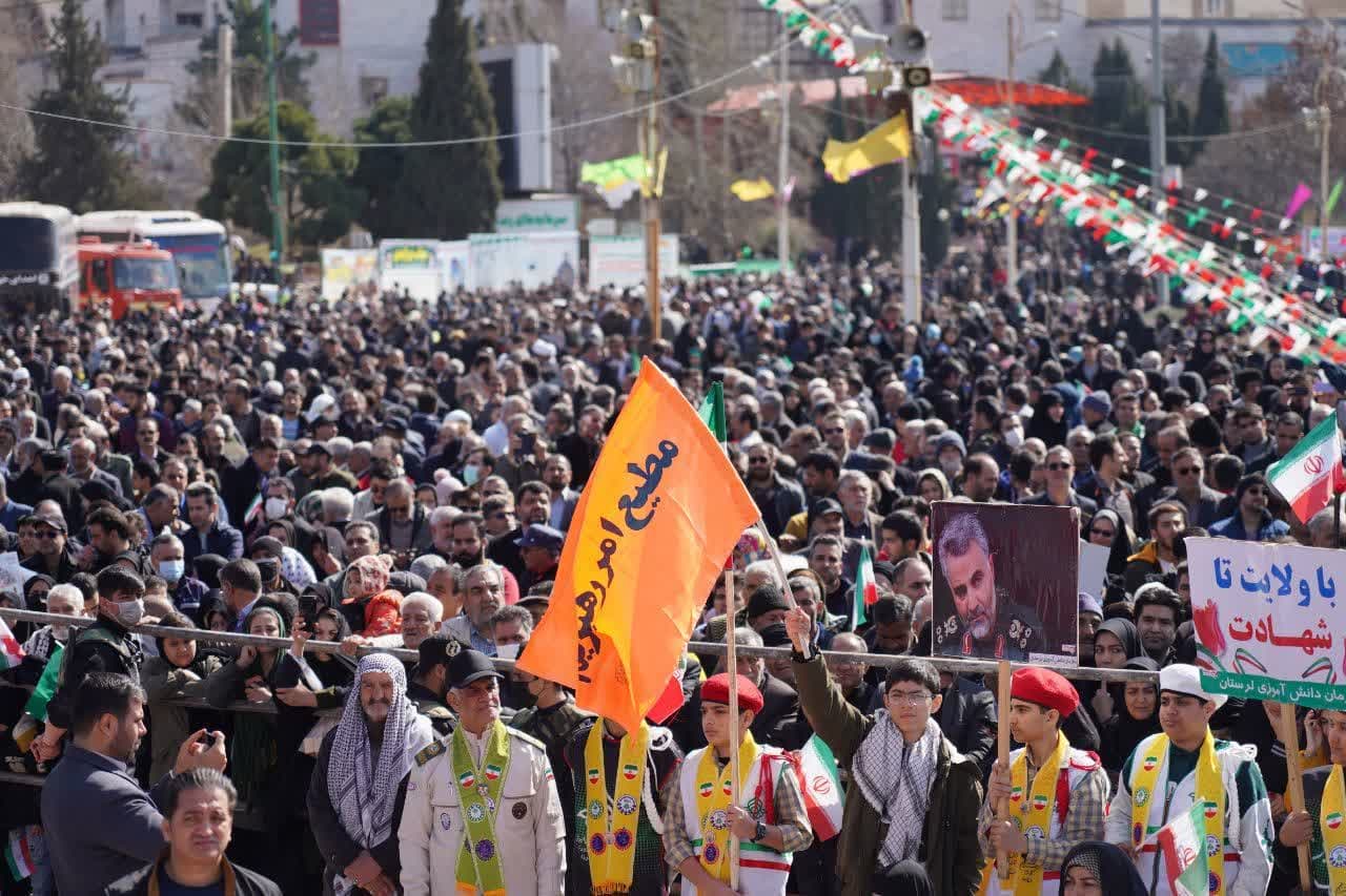 22 بهمن تماشایی در لرستان با جلوه‌هایی از عزت و افتخار