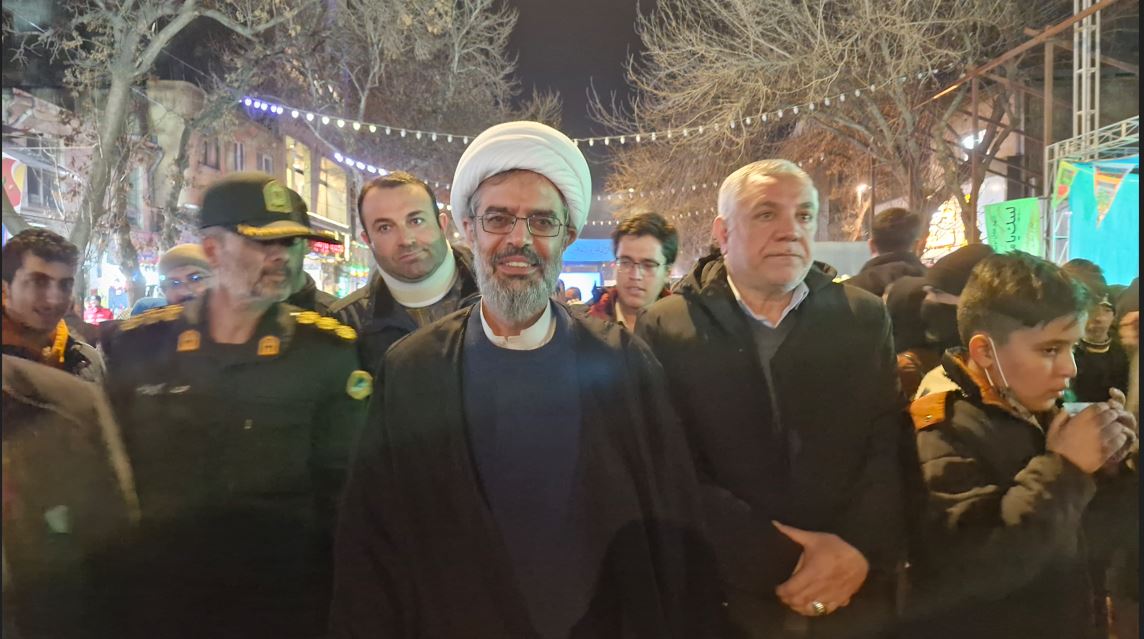 جشن پیمایی به مناسبت میلاد باسرسعادت منجی عالم بشریت در مرکز استان برپا شد