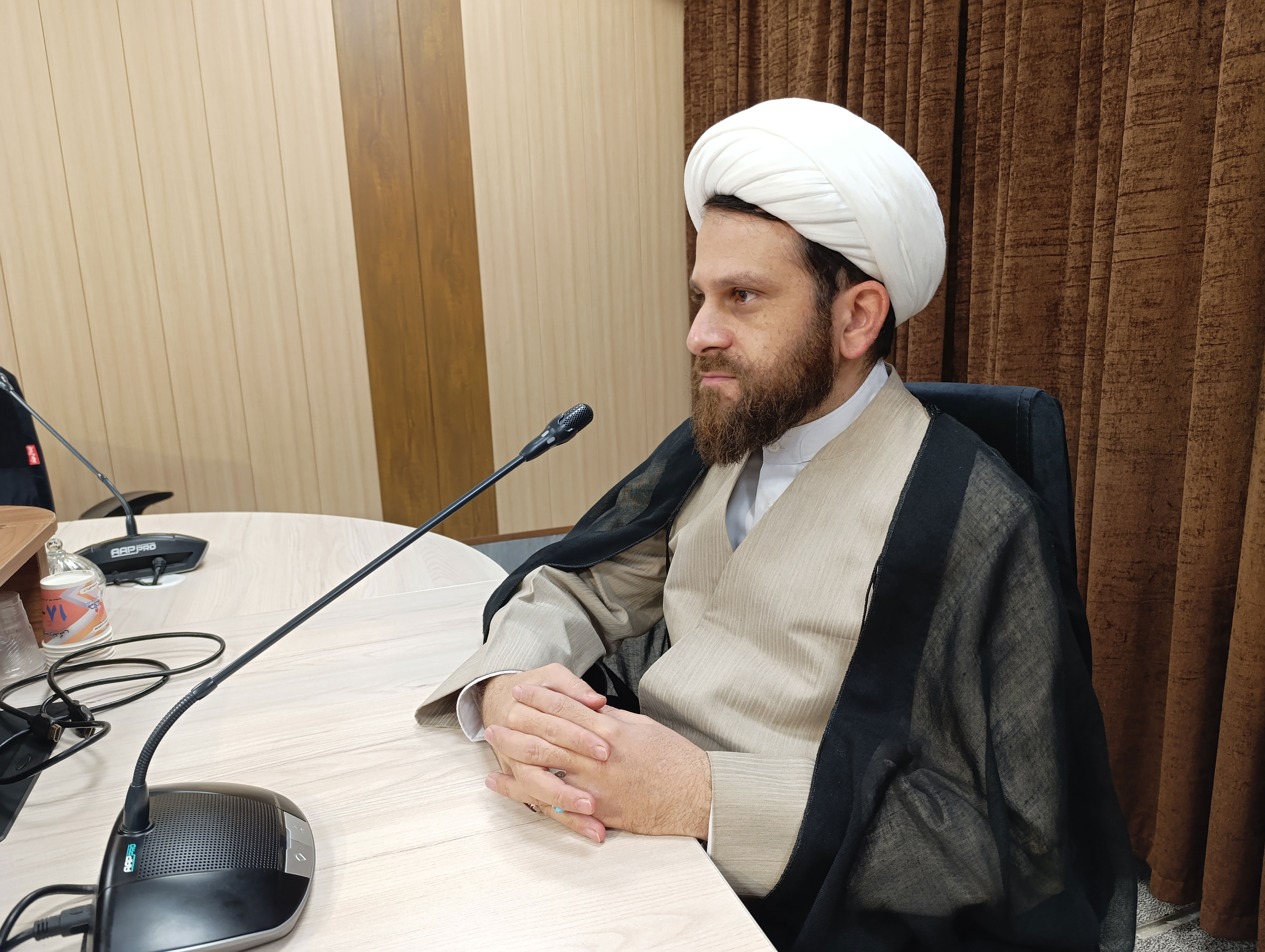 سخنان دبیر ستاد امر به معروف و نهی از منکر استان قم درباره راهکار رفع تهدید شبکه های اجتماعی خارجی و شبکه نمایش خانگی