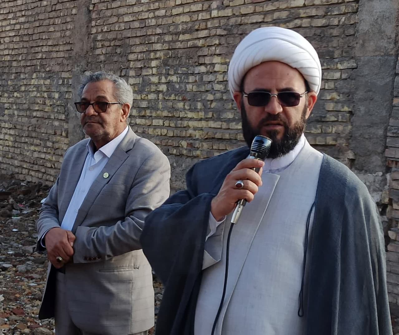 کلنگ ساخت مسجد چند منظوره امام حسن عسکری (ع) در شهرستان زرند به زمین زده شد