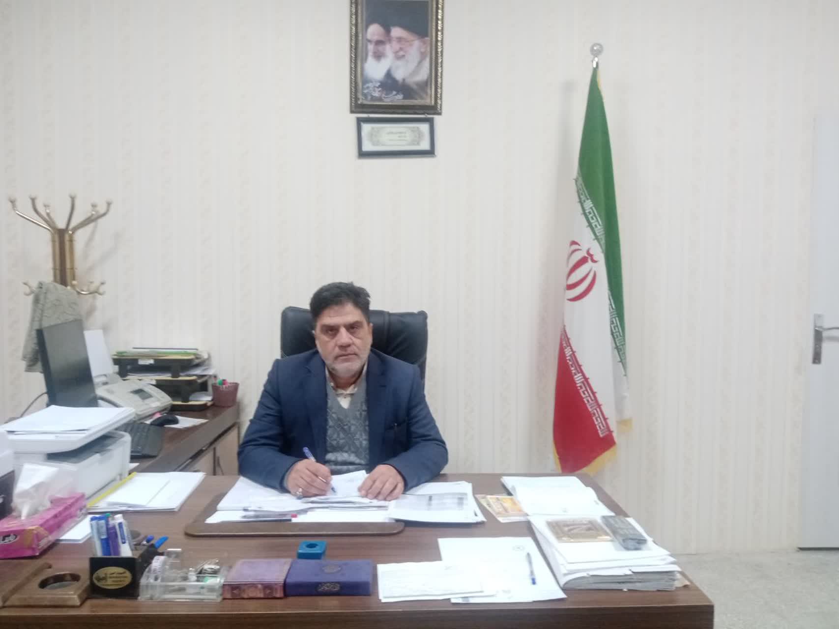 سوء استفاده از موقعیت شغلی و اسراف در استفاده از اموال از مصادیق منکرات در ادارات است