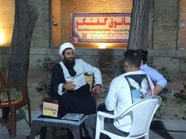 جوانی که می‌خواست طلبه‌ها را از درختان چهارباغ آویزان کند!