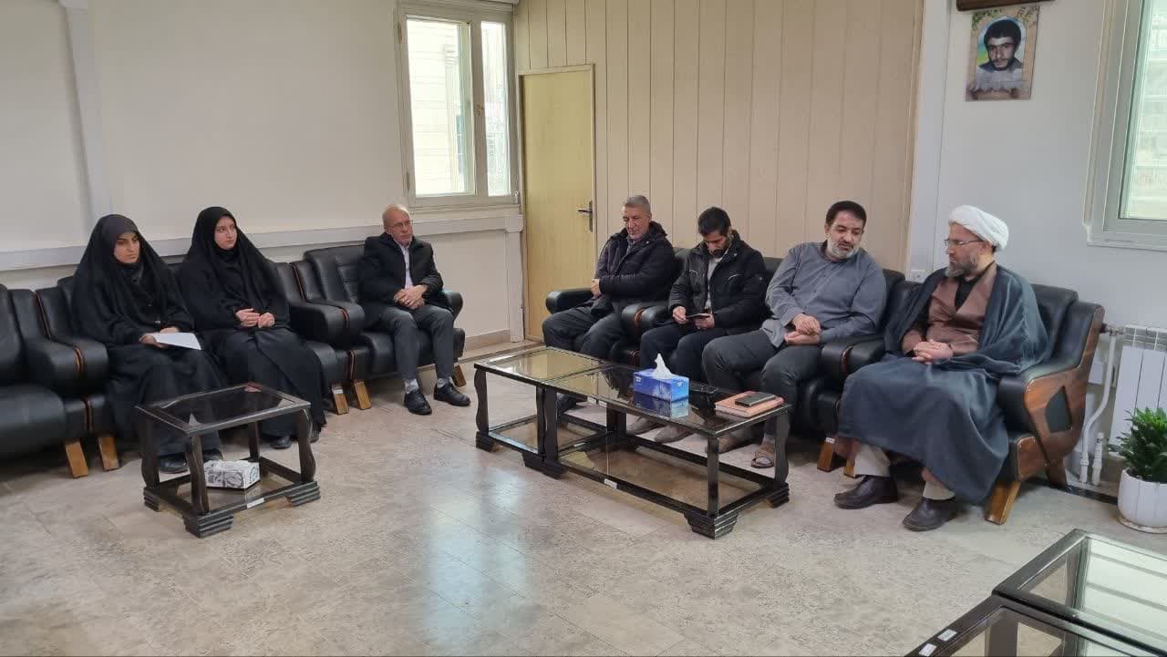 آفت کار خیر اکتفا به اقل آن است 