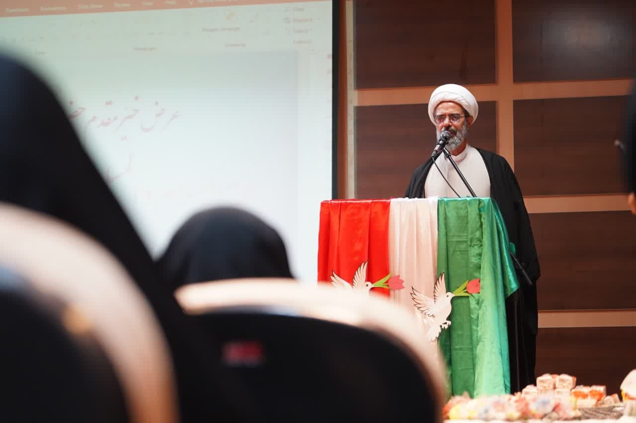 شهدا با ایثار جان خود از خاک، ناموس و امنیت ملت دفاع کردند و ما همواره مدیون آنان هستیم