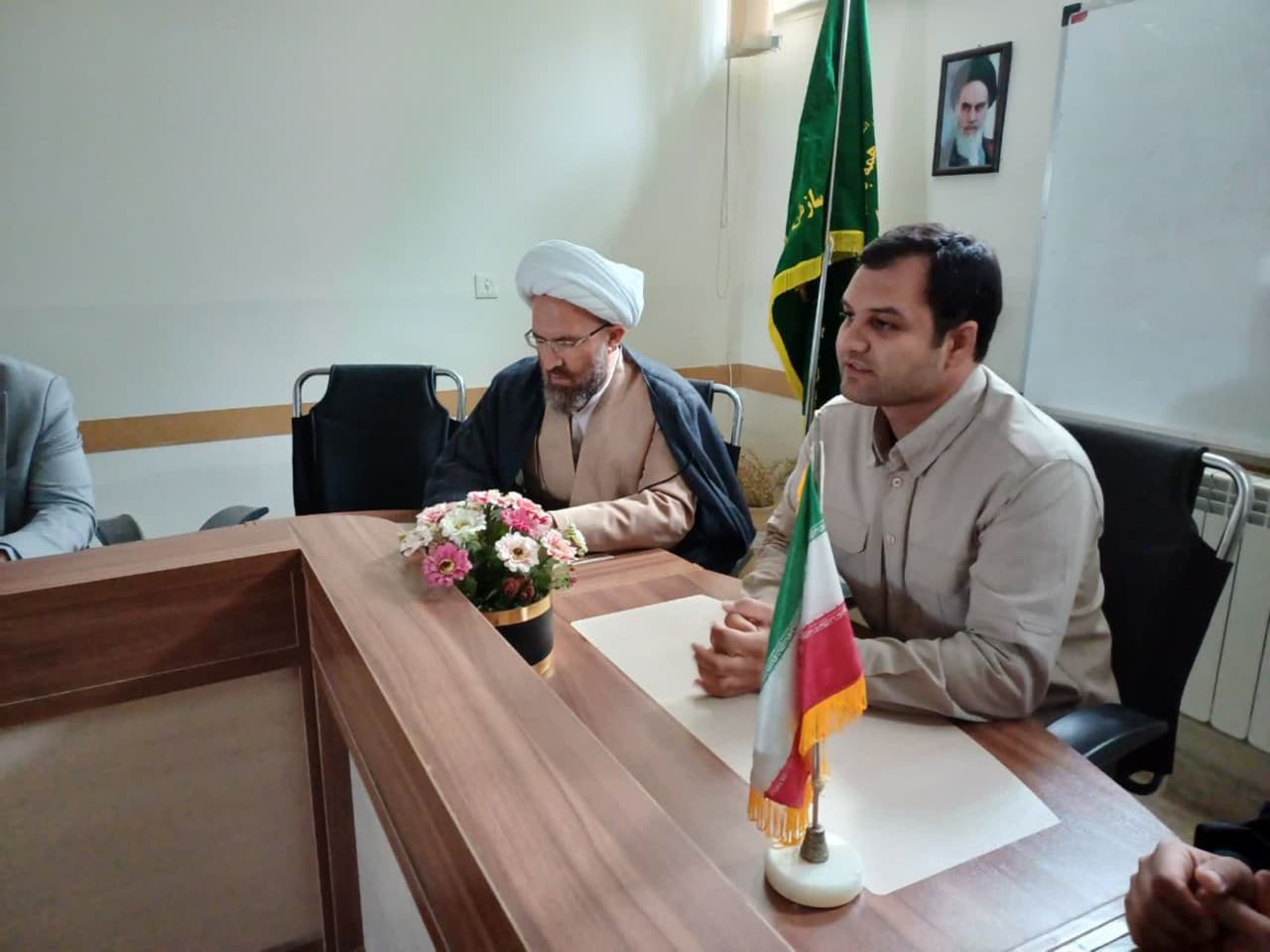 جلسه شورای امر به معروف و نهی از منکر دستگاهها در اداره جهاد کشاورزی شهرستان سلطاینه با حضور رئیس و اعضای شورا دستگاه برگزار گردید.
