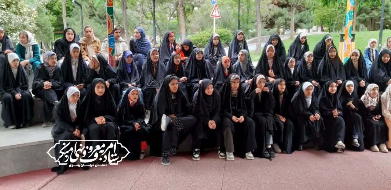 دورهمی دخترانه مهرانه در بوستان شهربانوی کوهسنگی مشهدمقدس 