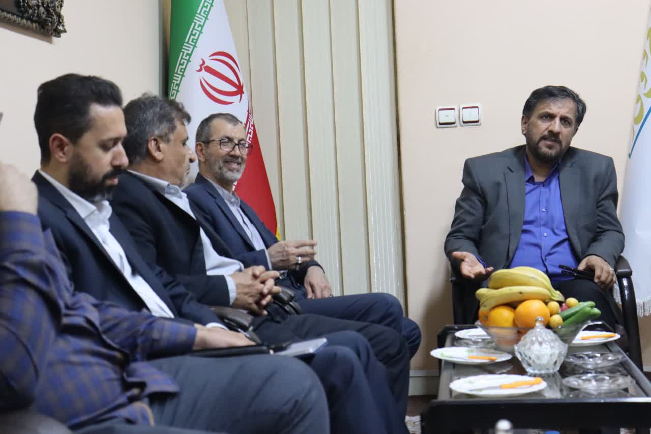 دیدار دبیر و کارکنان ستاد امربه معروف و نهی از منکر استان گیلان با دکتر زهره ای و تیم همراه در ستاد استان انجام شد
