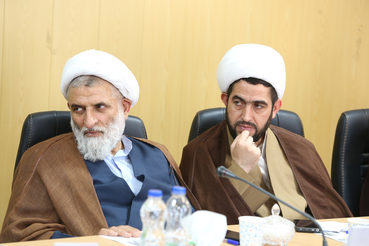 انتقاد ائمه جمعه اردبیل از بی‌توجهی به معروفات