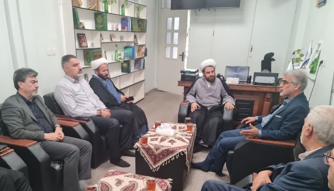 نشست هسته مرکزی شورای امر به معروف و نهی از منکر اتحادیه های صنفی با دبیر و معاون اجتماعی ستاد امر به معروف و نهی از منکر استان قم