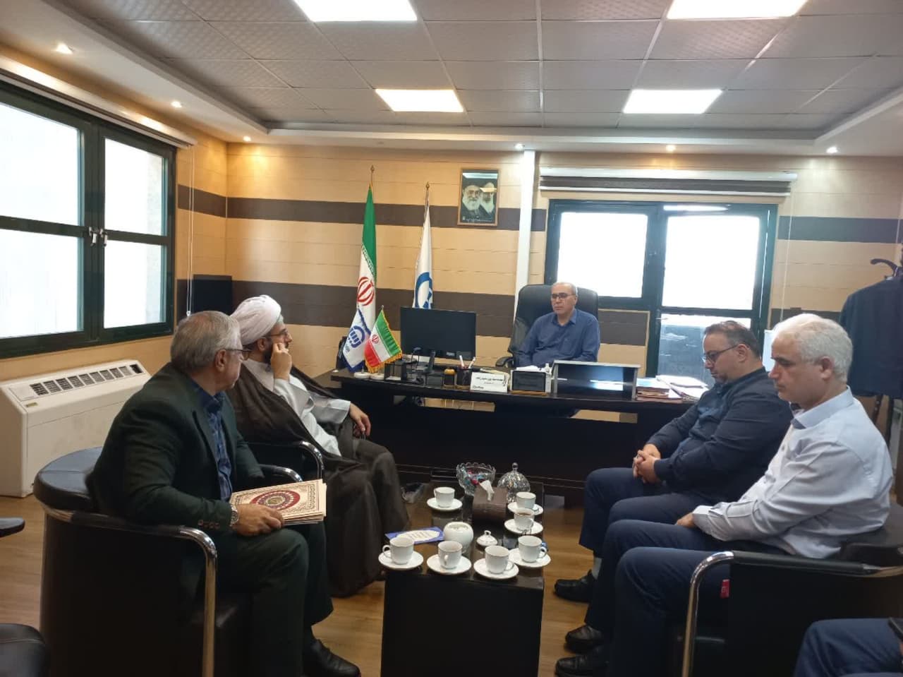 اولویت ستاد در حال حاضر آموزش کارکنان وگسترش معروفات وتشکیل جلسات ماهانه برای کاهش منکرات است