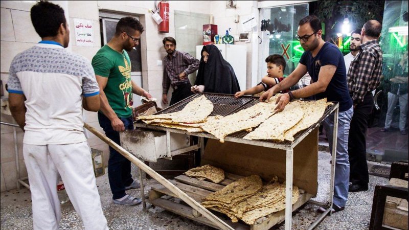 مطالبه نانوایان دولتی و نیمه‌دولتی در مشهد پاسخ داده شد