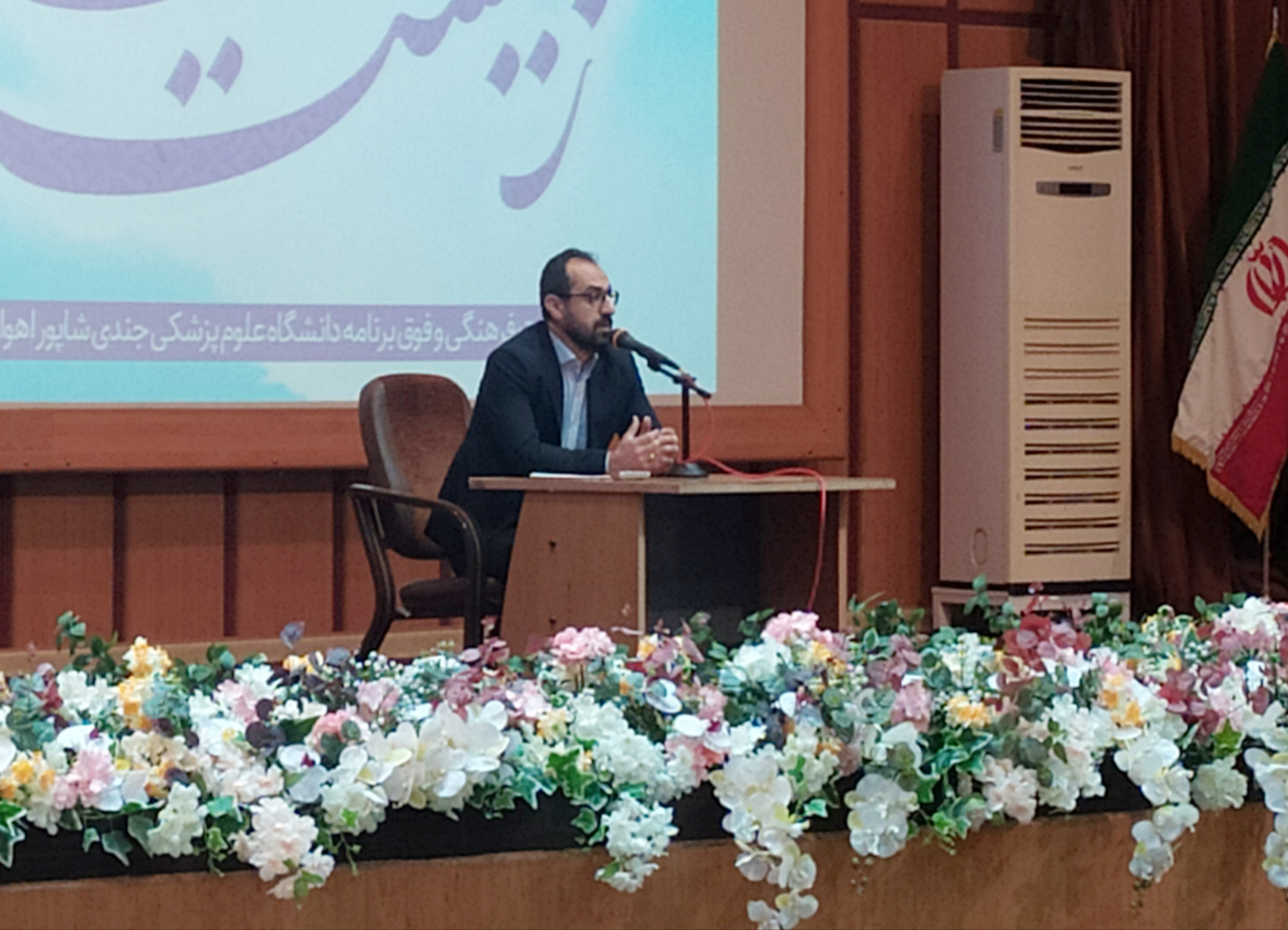 امر به معروف و نهی از منکر به دنبال رشد و پیشرفت در تمامی ساختارهای اجتماعی و فردی است .