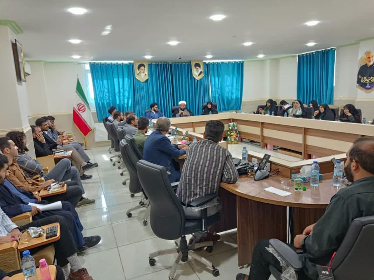 مطالبه‌گری باید در جهت سازندگی همراه با ادب و احترام مبتنی بر واقعیت‌ و در چارچوب قانون انجام شود