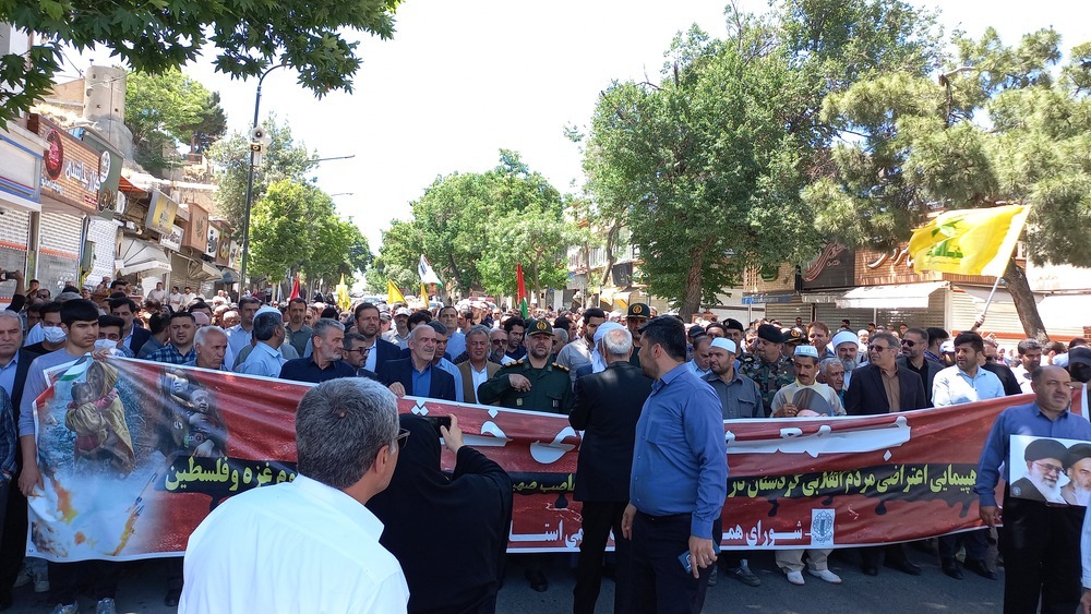 راهپیمایی نمازگزاران سنندجی در حمایت از مردم غزه