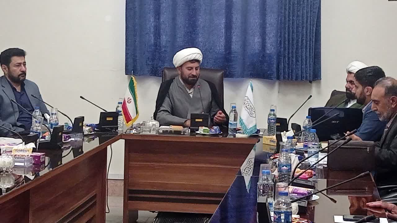 پرچم مطالبه‌گری را باید افراد دلسوز، آگاه و متعهد به منافع مردم و کشور در دست بگیرند.