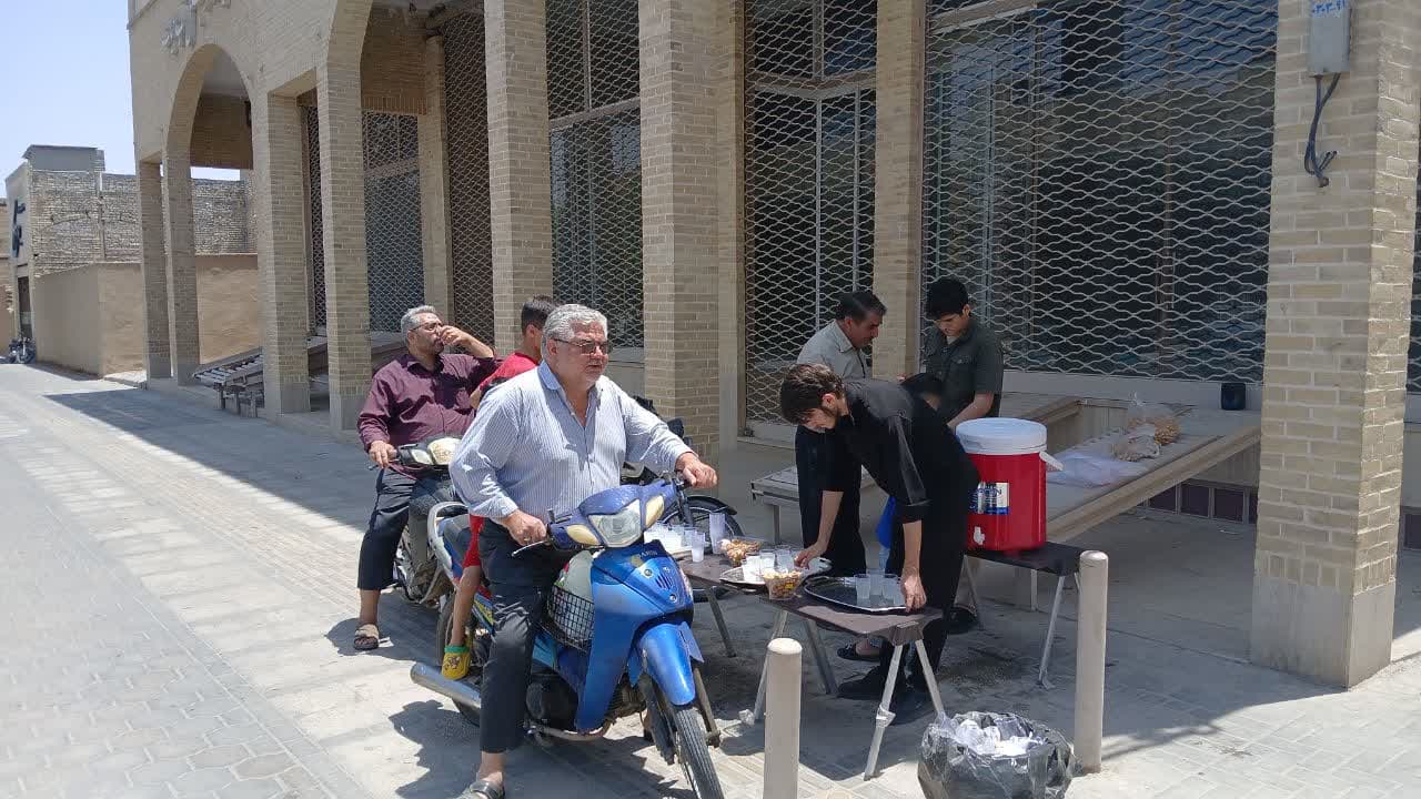 مراسم شربت دهی در ستاد امربه معروف و نهی از منکر برگزار شد