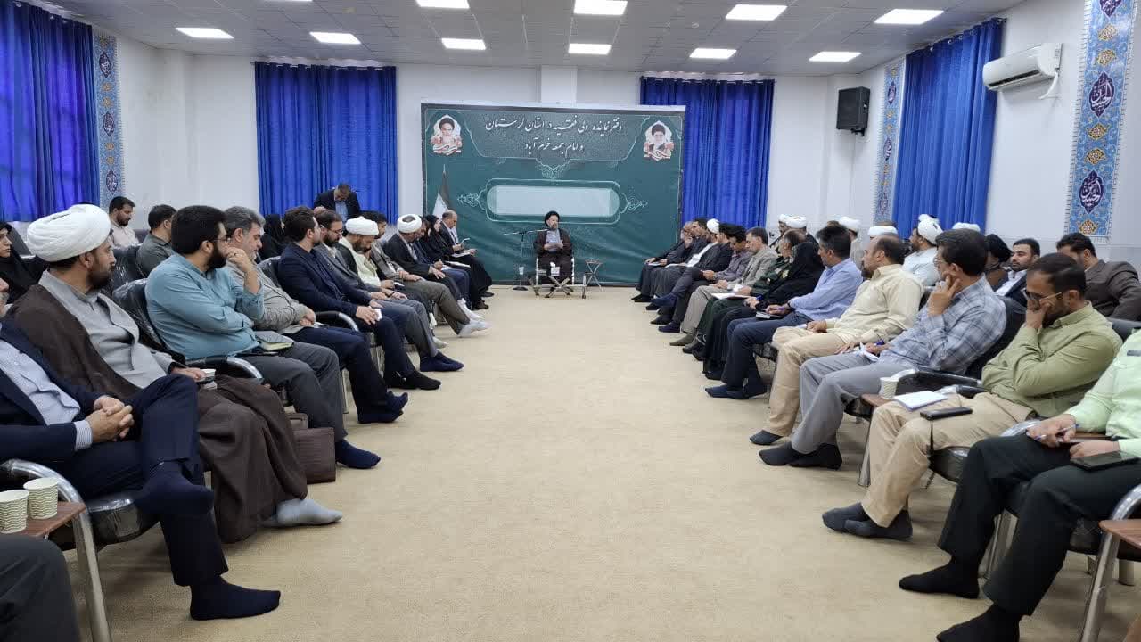 امروز میدان فرهنگی و تبلیغاتی از میدان نظامی جدا نیست.