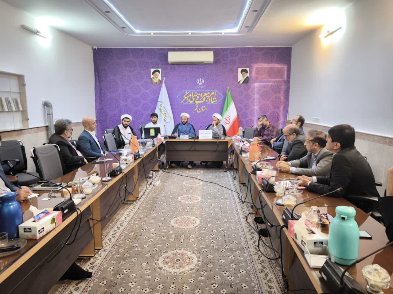 برگزاری جلسه کارگروه تخصصی بانک‌ها و بیمه‌ها در ستاد امر به معروف استان قم