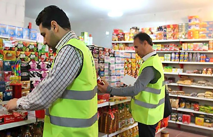 هیچ گونه کمبودی در زمینه کالا‌های اساسی در استان نداریم و ۲۵ تیم بازرسی بر بازار لرستان نظارت دارند.